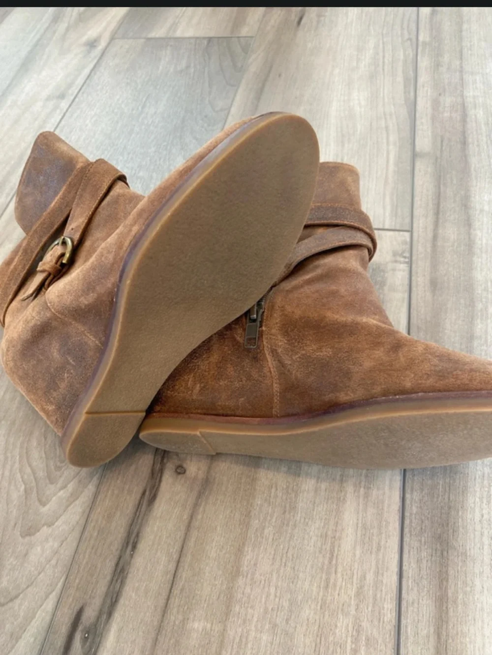 Johnston and Murphy Women's Suede Wedge Ankle Boots in Brown. Size 7